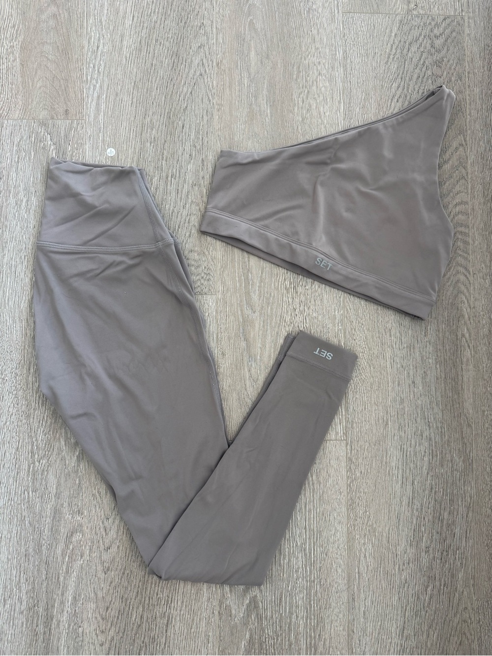 SET Active Two piece set